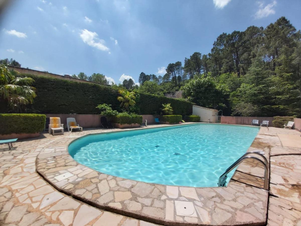 Eblouissant Au Calme D'une Avec Piscine Idealement Situe Au Pied Du Colorado Provencal Dans Le Prestigieux Luberon Apartment