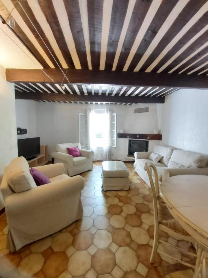 Eblouissant Au Calme D'une Avec Piscine Idealement Situe Au Pied Du Colorado Provencal Dans Le Prestigieux Luberon * Rustrel