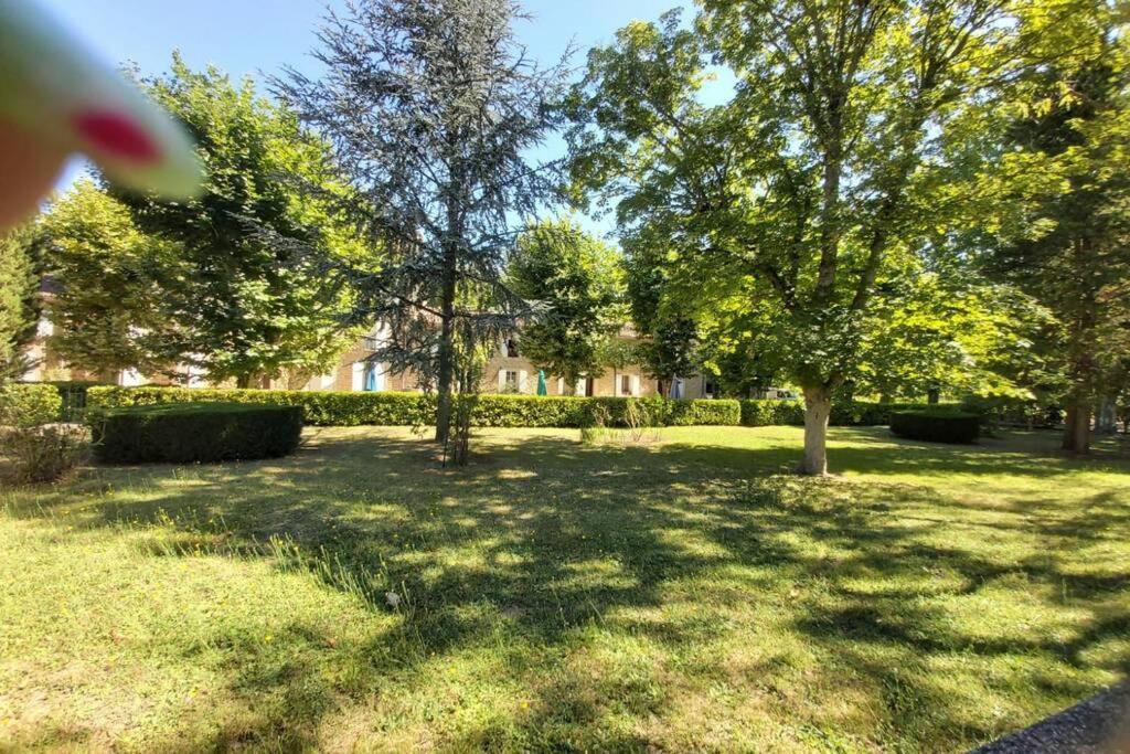 Apartment Eblouissant Au Calme D'une Avec Piscine Idealement Situe Au Pied Du Colorado Provencal Dans Le Prestigieux Luberon